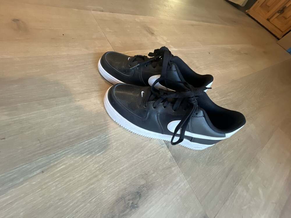 Nike Air Force 1 GS Size 6Y Black White Leather